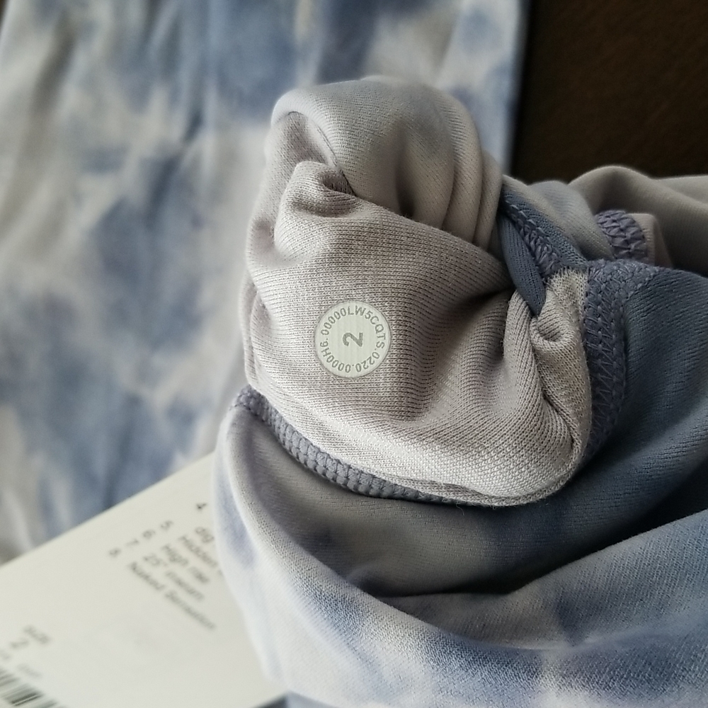 Lululemon High Rise Align Pants - Picture 4 of 6